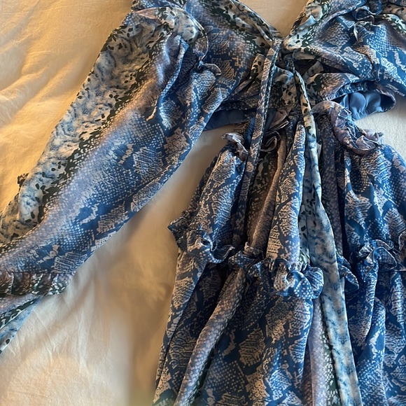 Size small dress - Picture 2 of 2